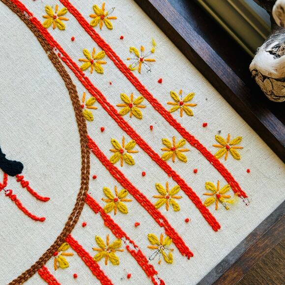 c1975 Large 21 x 18" Holly Hobbie Hand Embroidery Folk Art in Orange Wood Frame - Picture 5 of 12